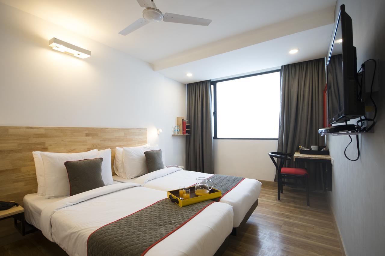 Hotel Oyo Townhouse 16 International Airport Mumbai Exterior foto
