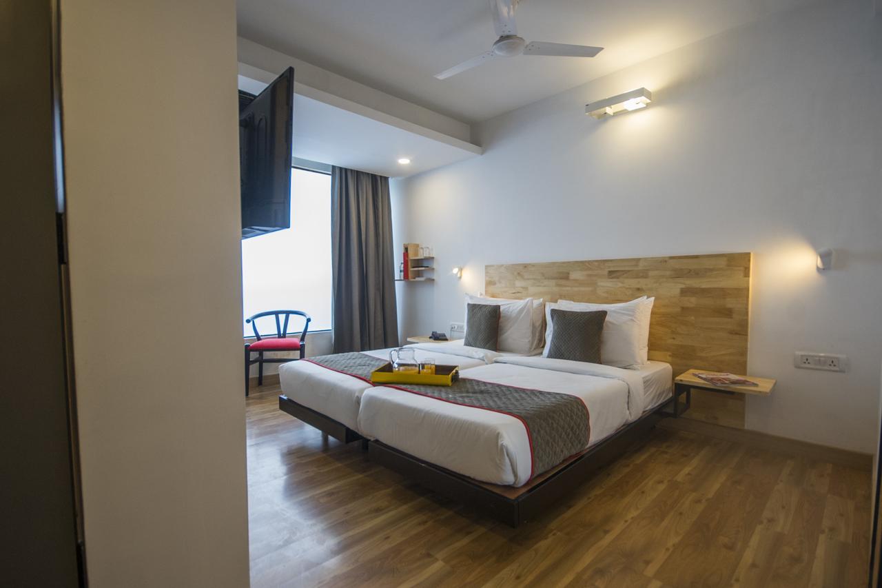 Hotel Oyo Townhouse 16 International Airport Mumbai Exterior foto