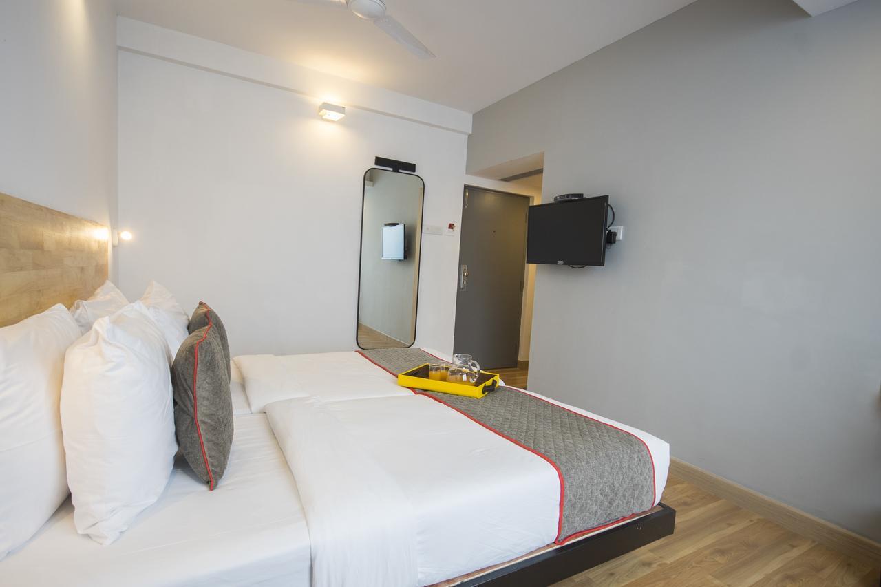 Hotel Oyo Townhouse 16 International Airport Mumbai Exterior foto